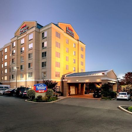 Fairfield Inn & Suites Woodbridge Avenel Екстериор снимка