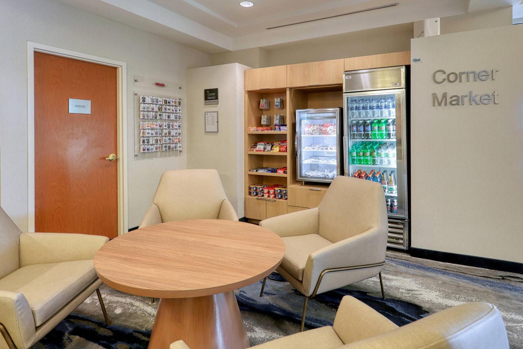 Fairfield Inn & Suites Woodbridge Avenel Екстериор снимка
